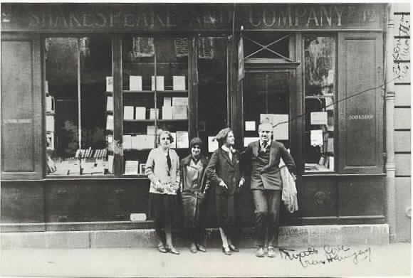 Shakespeare-and-Company-Hemingway-Sylvia-Beach-Adrienne-Monnier